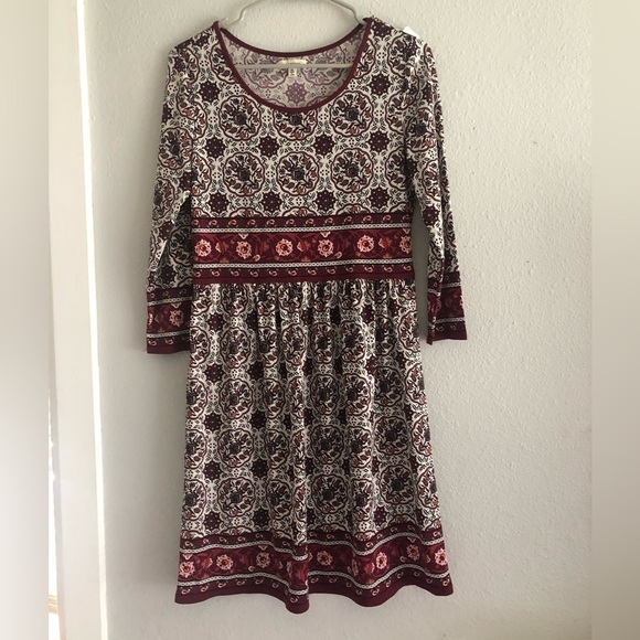 Max Studio Three Quarter Sleeve Printed Midi Dress Burgundy and White size XS - Picture 2 of 10